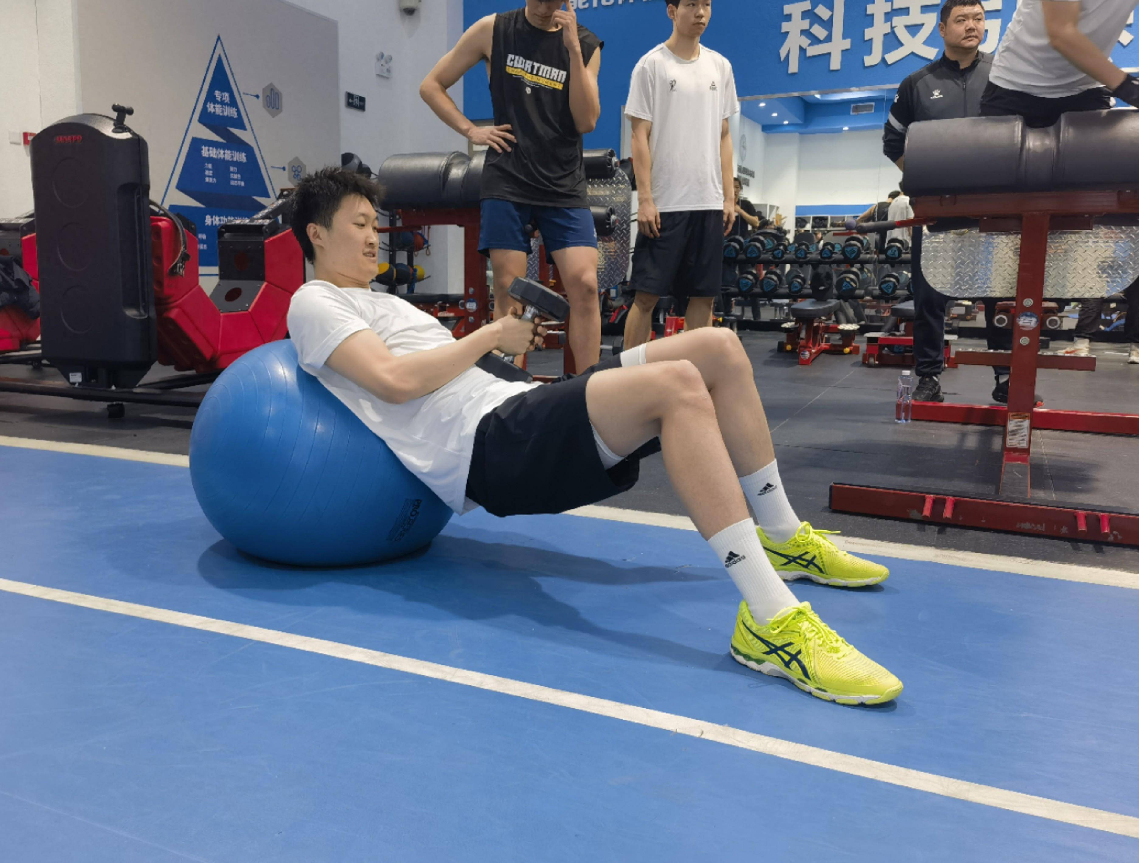 关于黄海击败对手，全队士气高昂的信息
