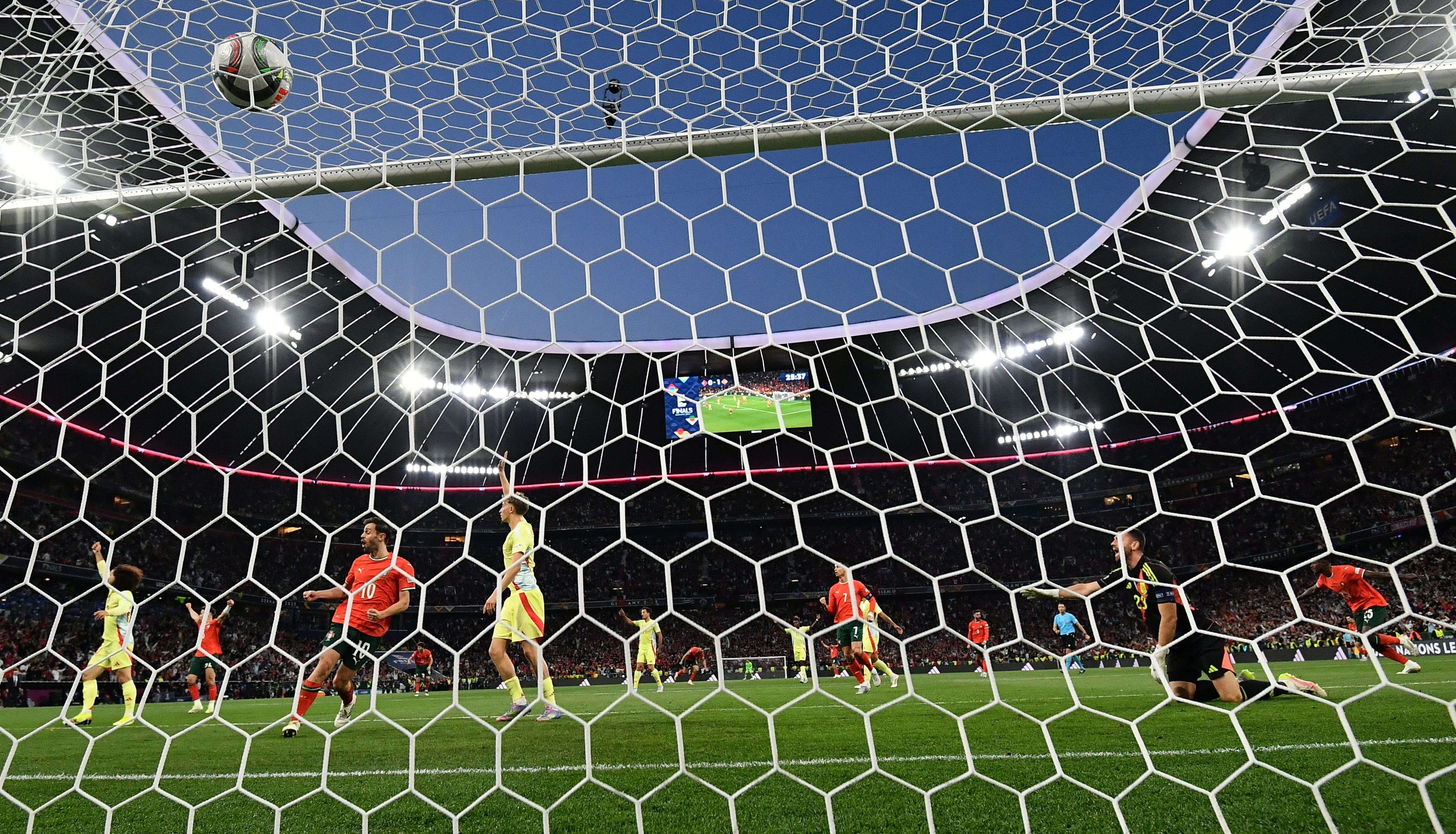 开云体育入口-葡萄牙队闯关成功，欧锦赛四强锁定