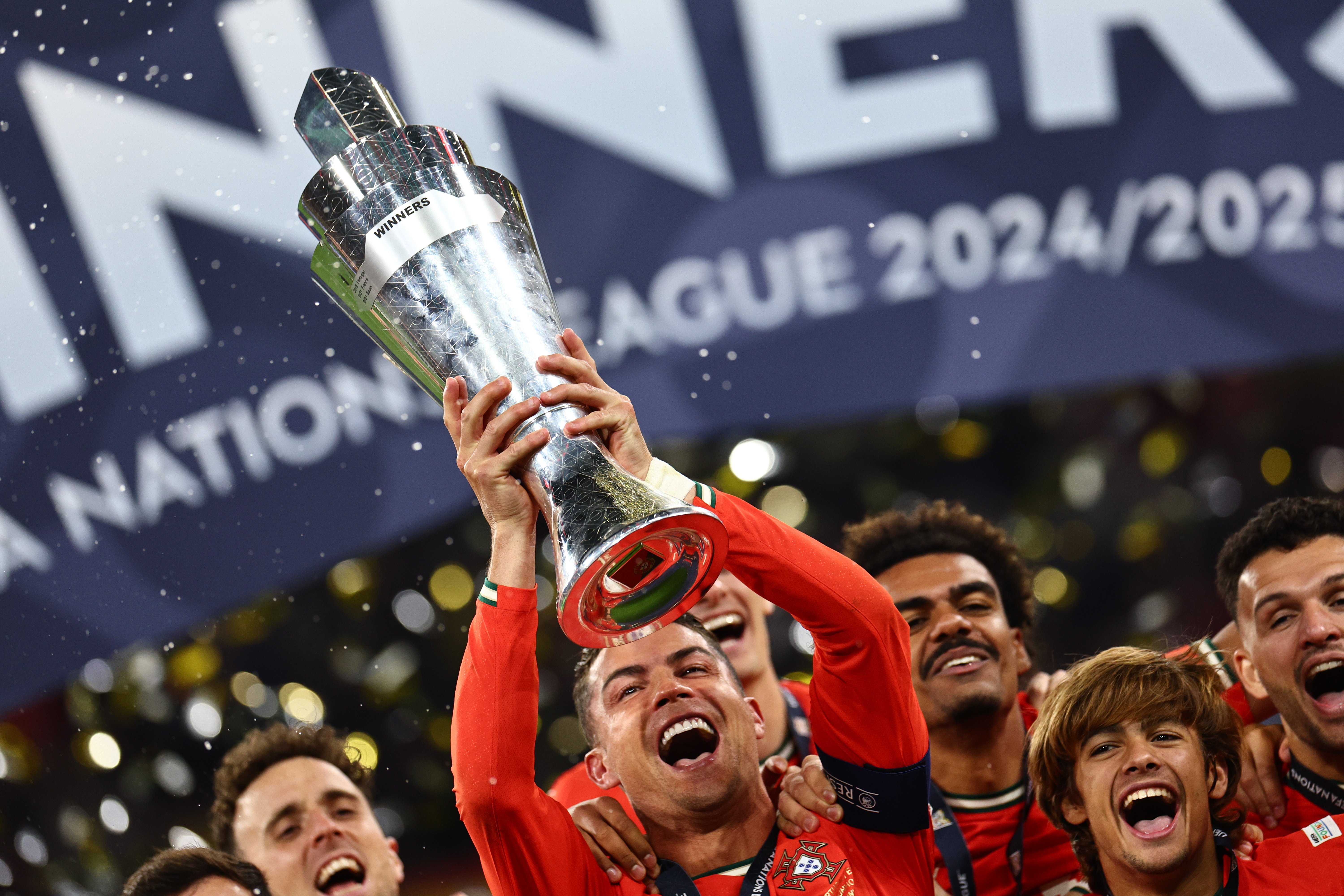 开云平台-葡萄牙球队全力以赴，追赶晋级希望的简单介绍