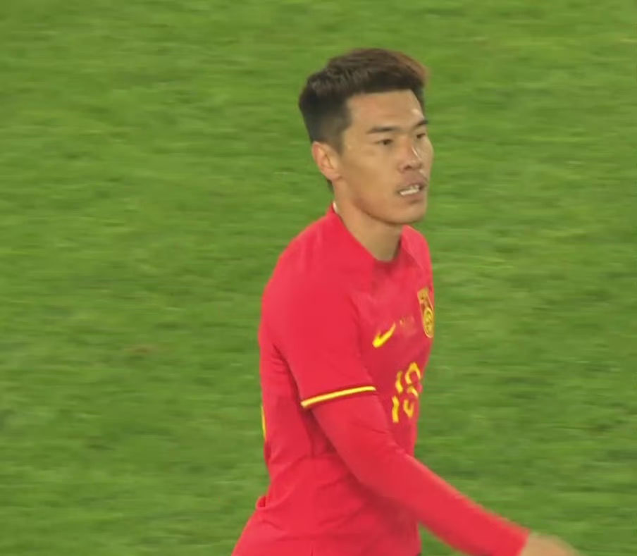 开云体育平台APP-亚洲球员在比赛中尽展风采，赢得掌声