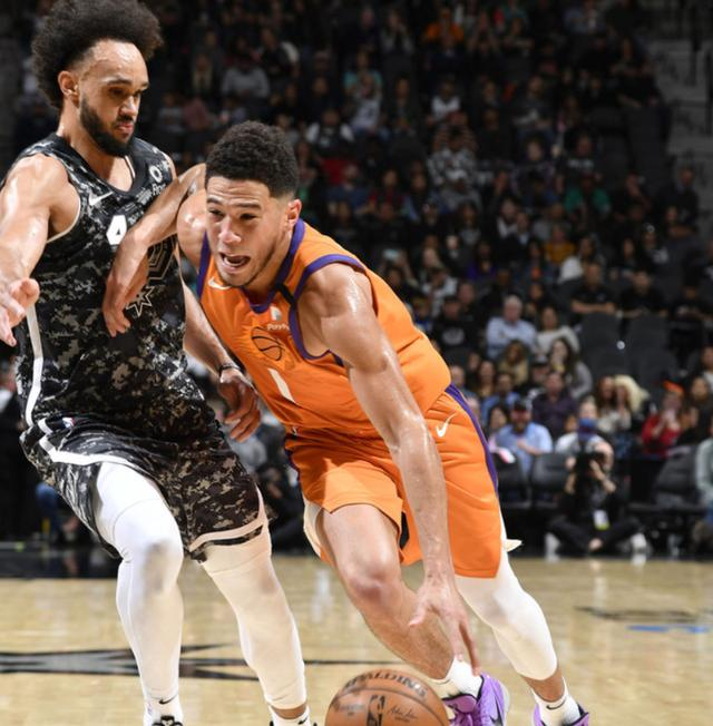 马刺击败黄蜂，德罗赞砍下35分