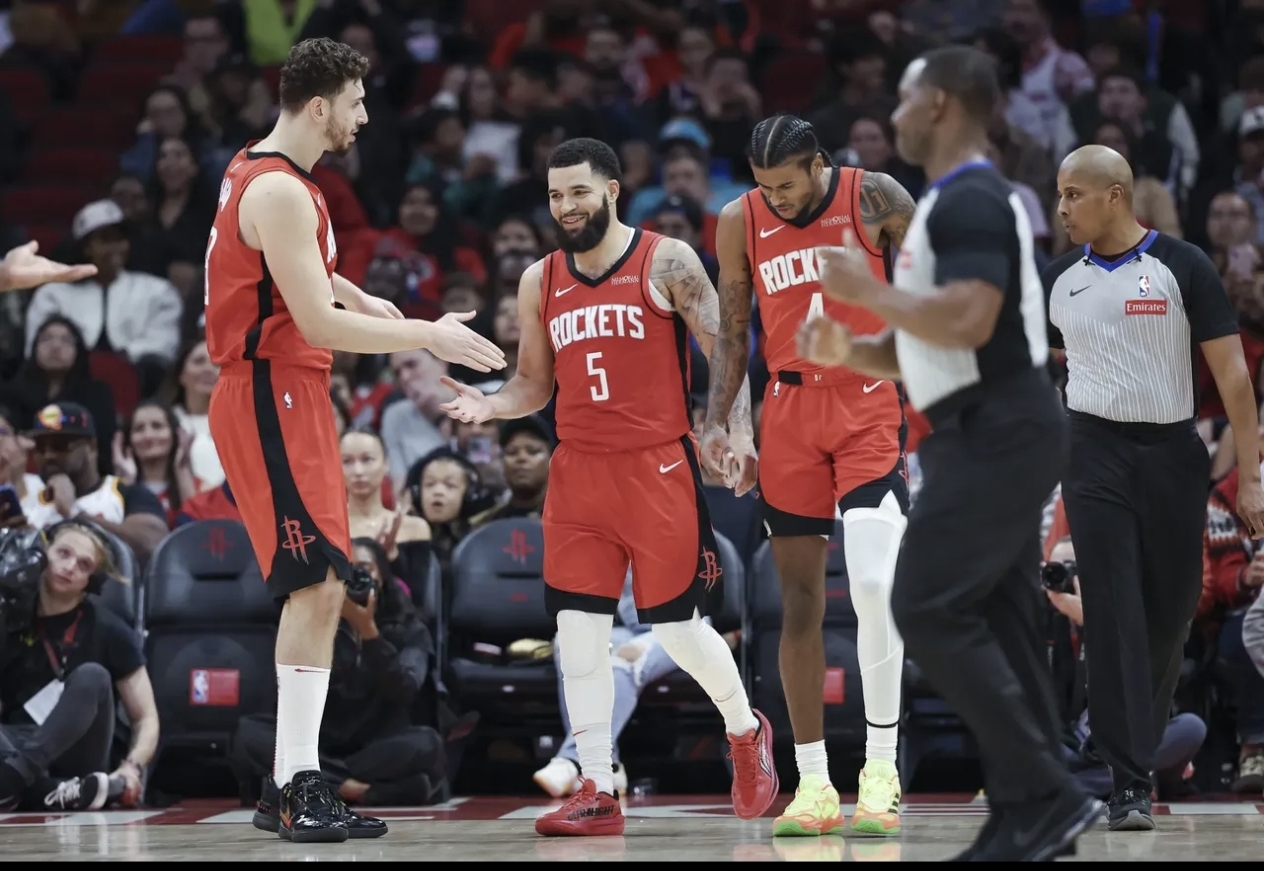 灭火箭客场战胜尼克斯，赢得三连胜