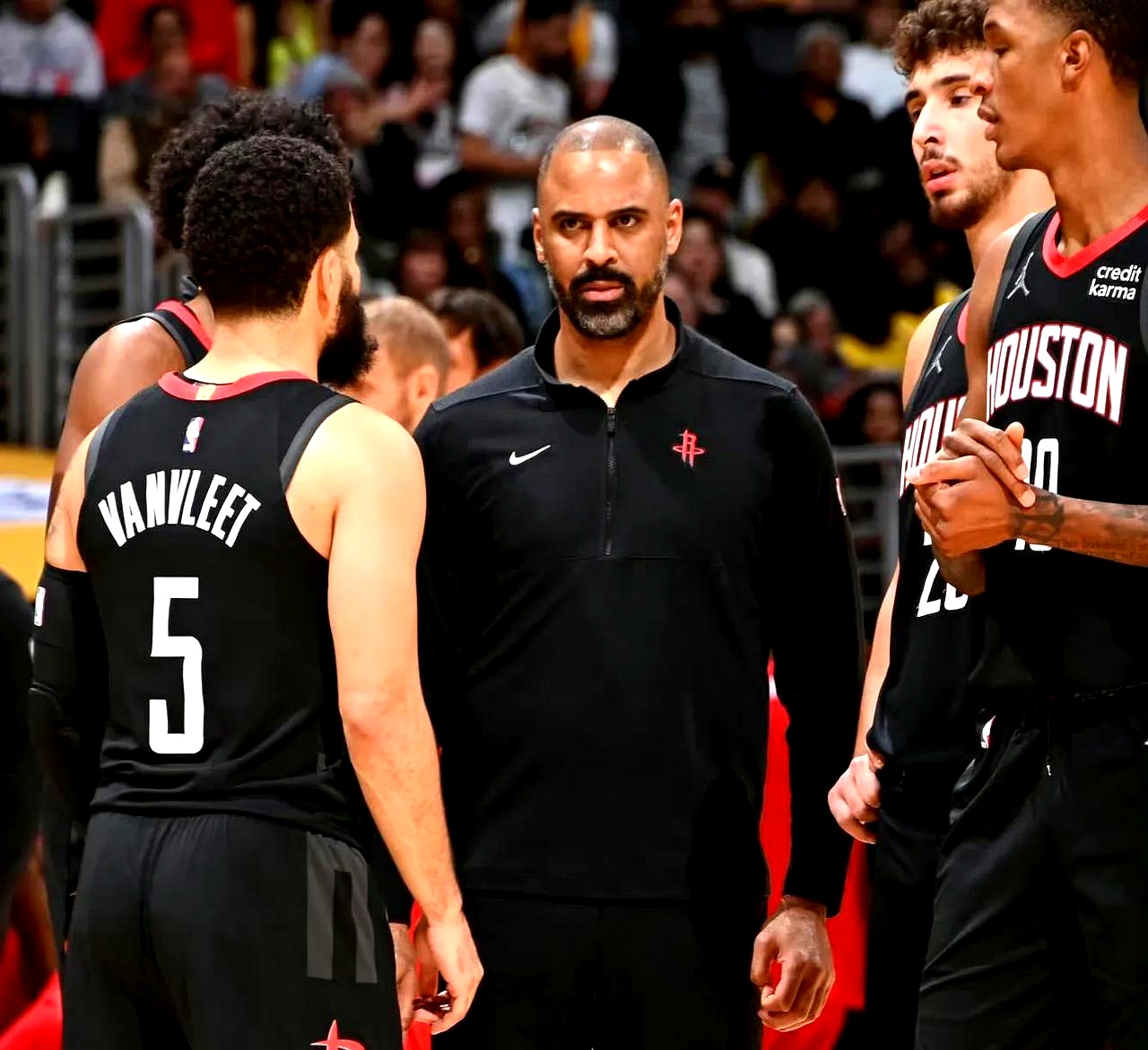 开云体育-火箭翻盘快船，戈贝尔扛起全队