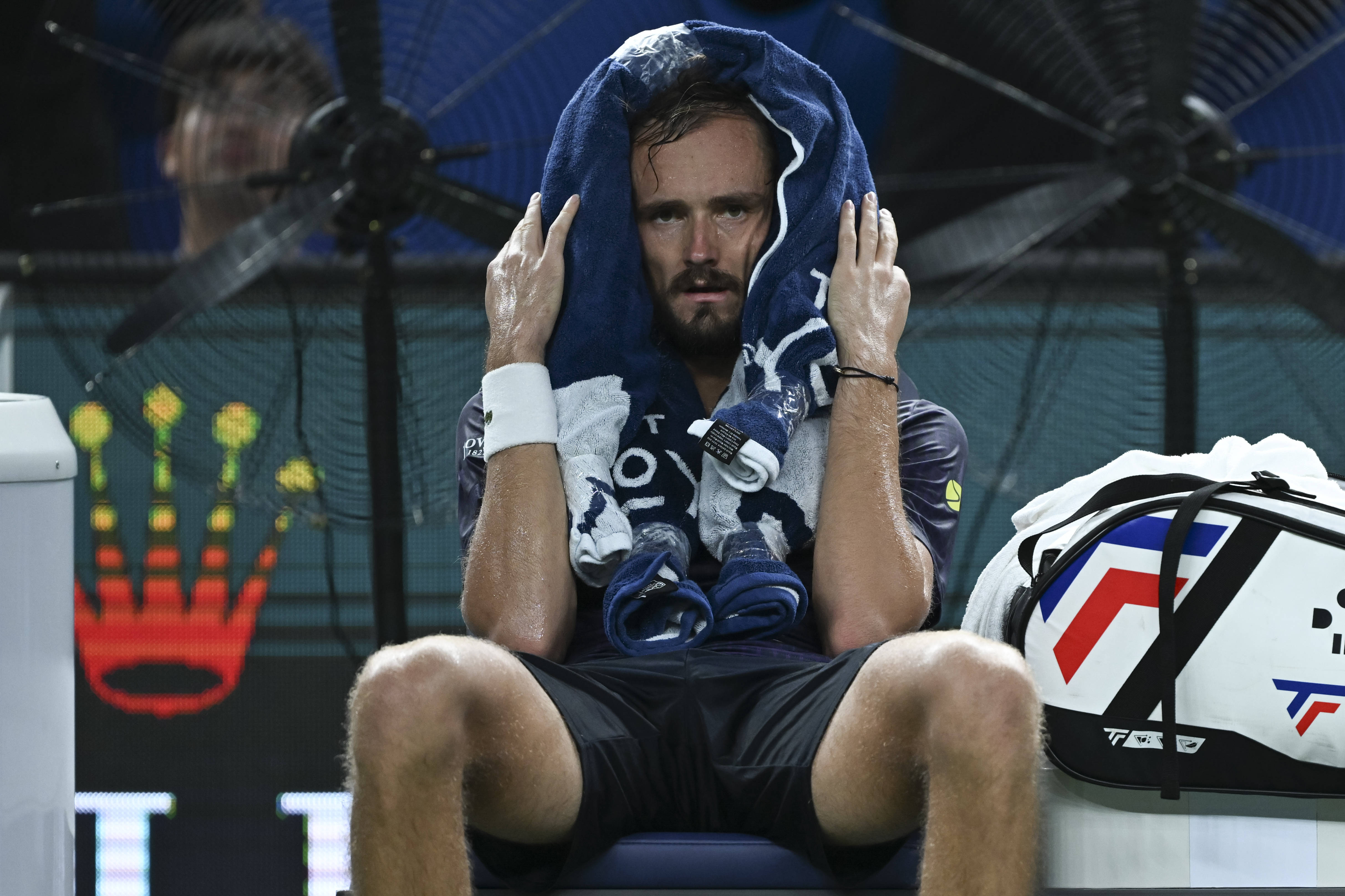 开云体育官网-欧洲网球队力克法国网球队，梅德韦杰夫绝境逆转的简单介绍