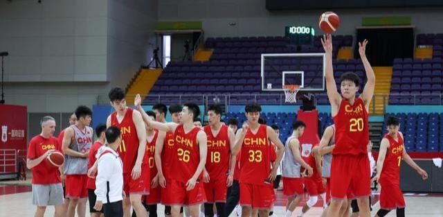 中国男篮险胜火箭,保罗统治全场的简单介绍 中国男篮险胜火箭,保罗统治全场的简单介绍